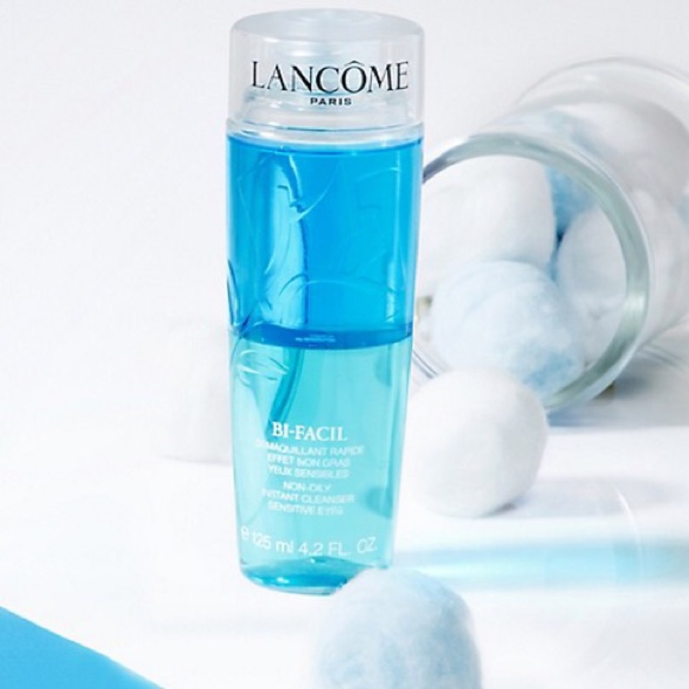FREE W PURCHASE Lancôme Bi-Facil Make up Remover